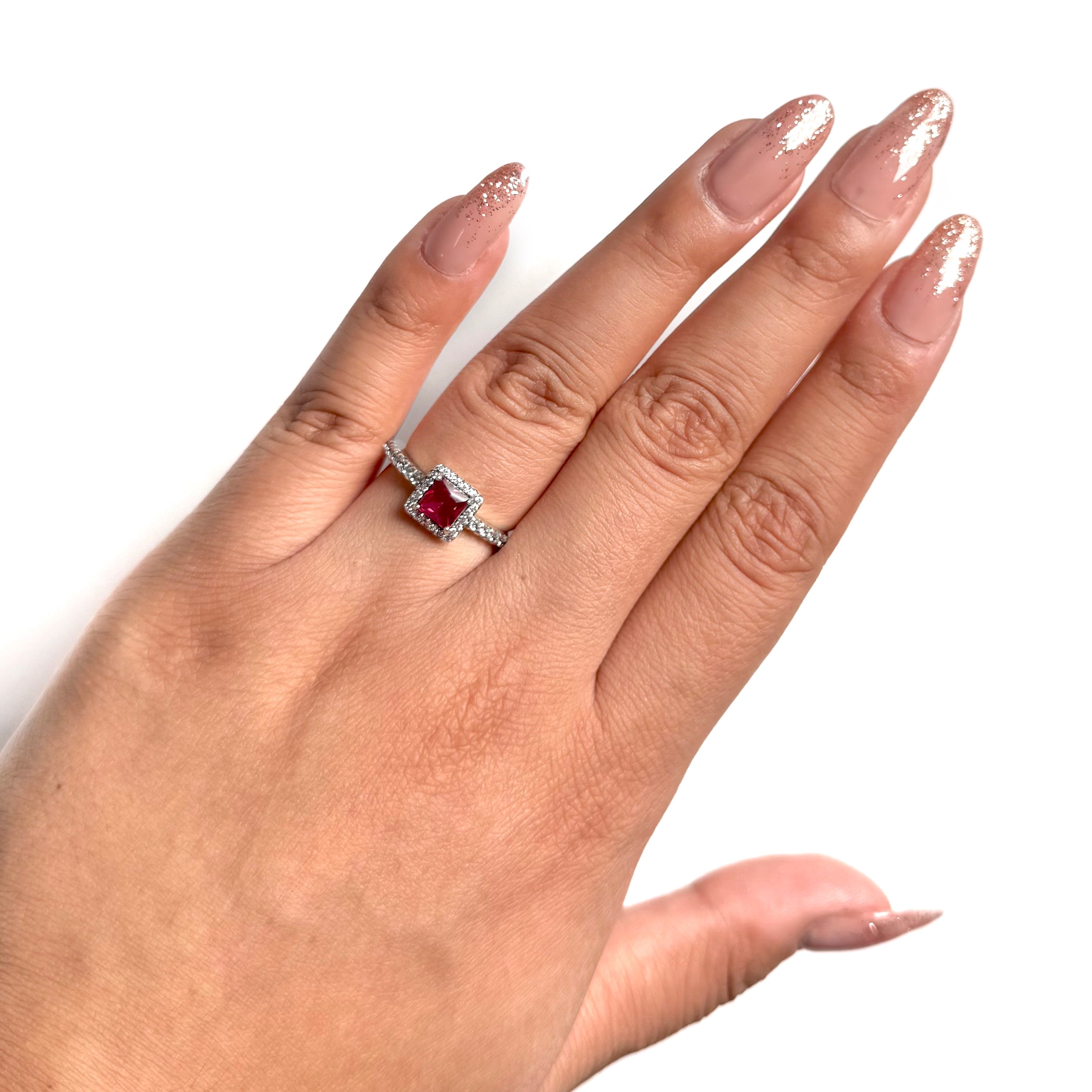 Anillo Inspirado Pan 1.1 Circonia Cuadrada con Micro Circonias Plata .925