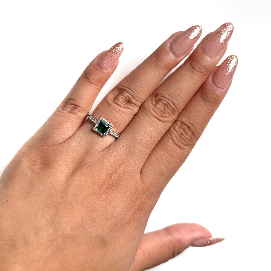 Anillo Inspirado Pan 1.1 Circonia Cuadrada con Micro Circonias Plata .925