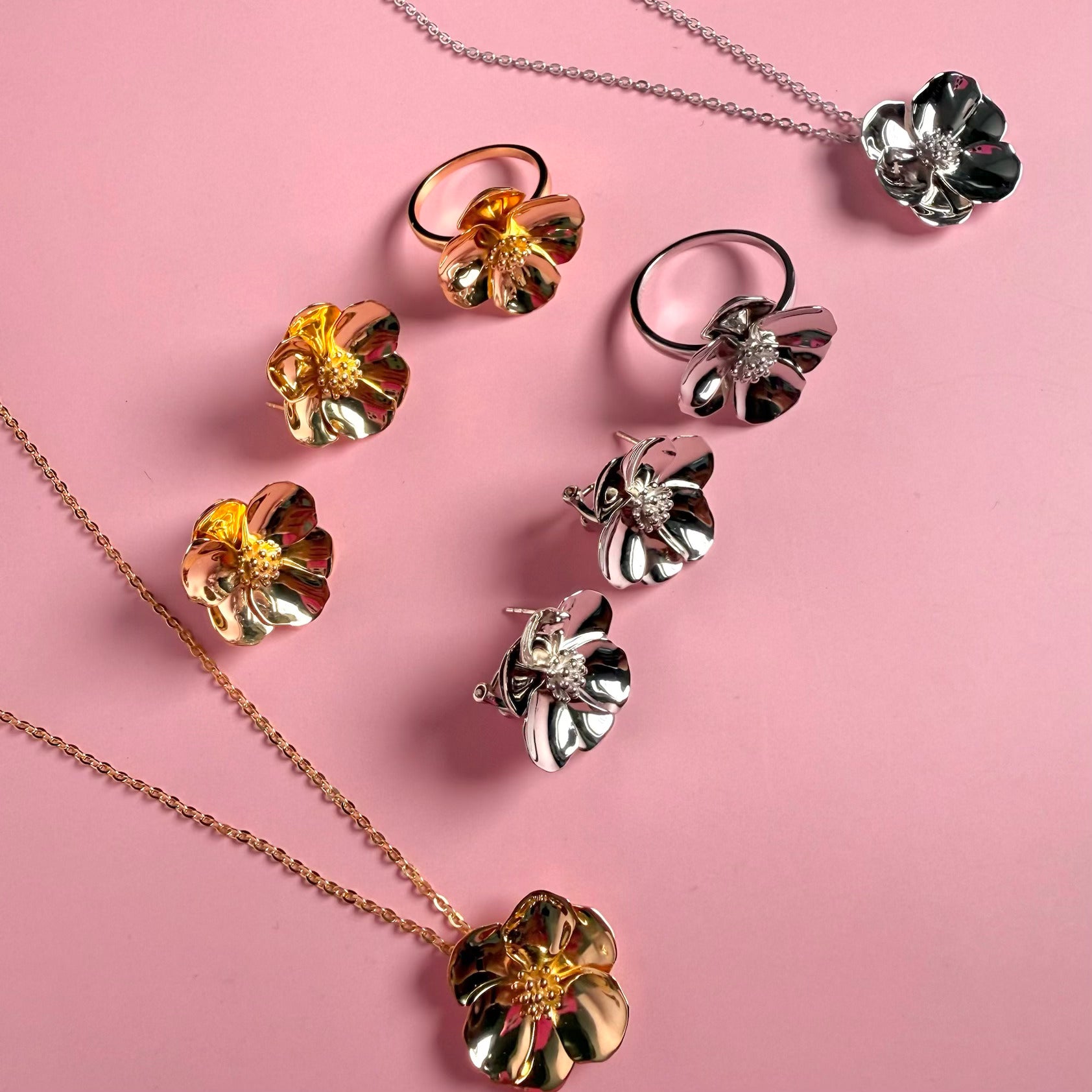 Collar  Flor Sakura Grande Colección Florecer Plata .925 con Baño de Oro