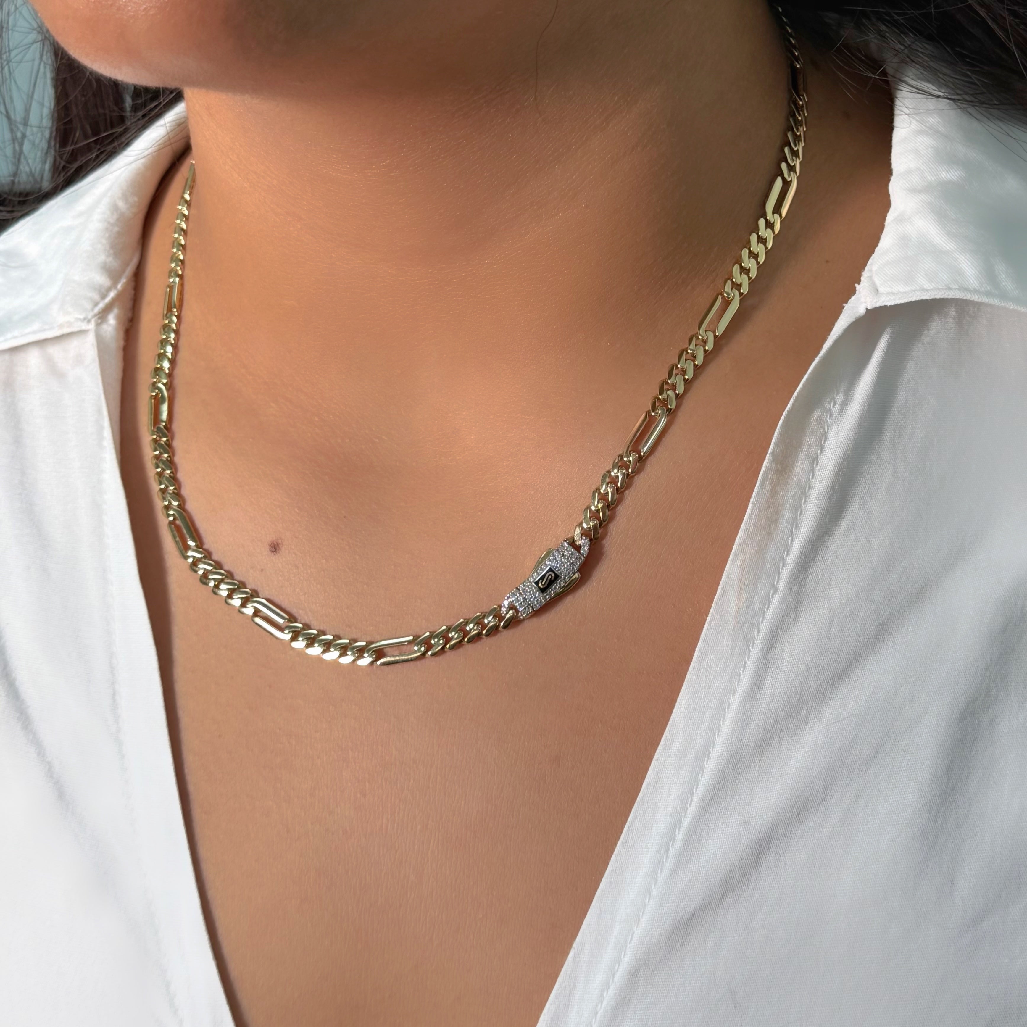 Collar Mónaco Chain Original Cubano con Eslabón Largo Liso, tipo Cartier 5mm, 50 cm. Broche Circonias. Oro 14k