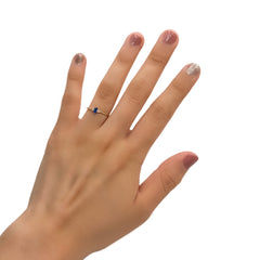 Anillo Circonia Rectangular con Micro Circonias Azul Oro 10K