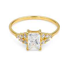 Anillo Solitario con Circonia Rectangular y Micro Circonias Oro 10K