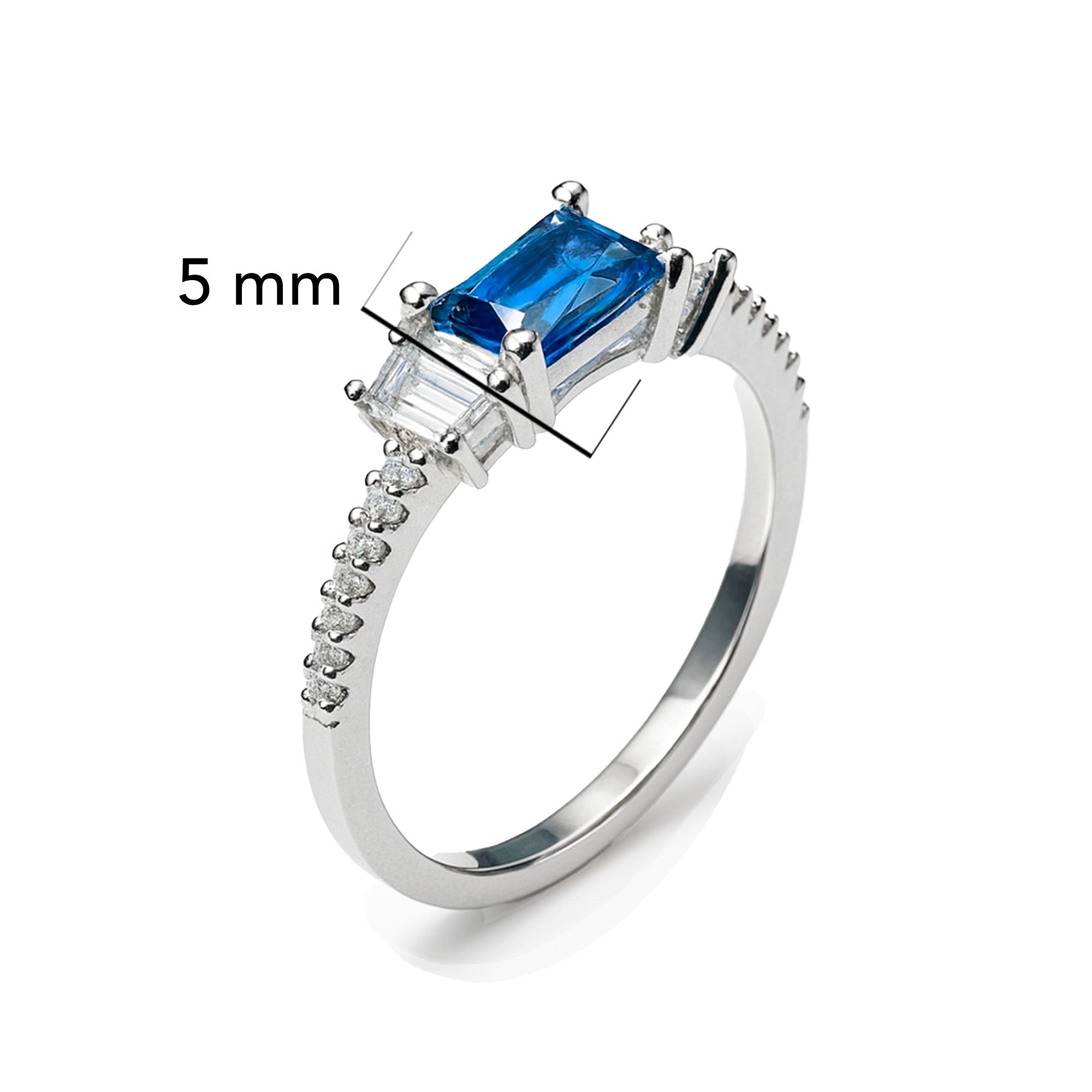 Anillo Solitario Circonia Rectangular Rosa Con Micro Circonias Plata .925 Con Baño De Rodio