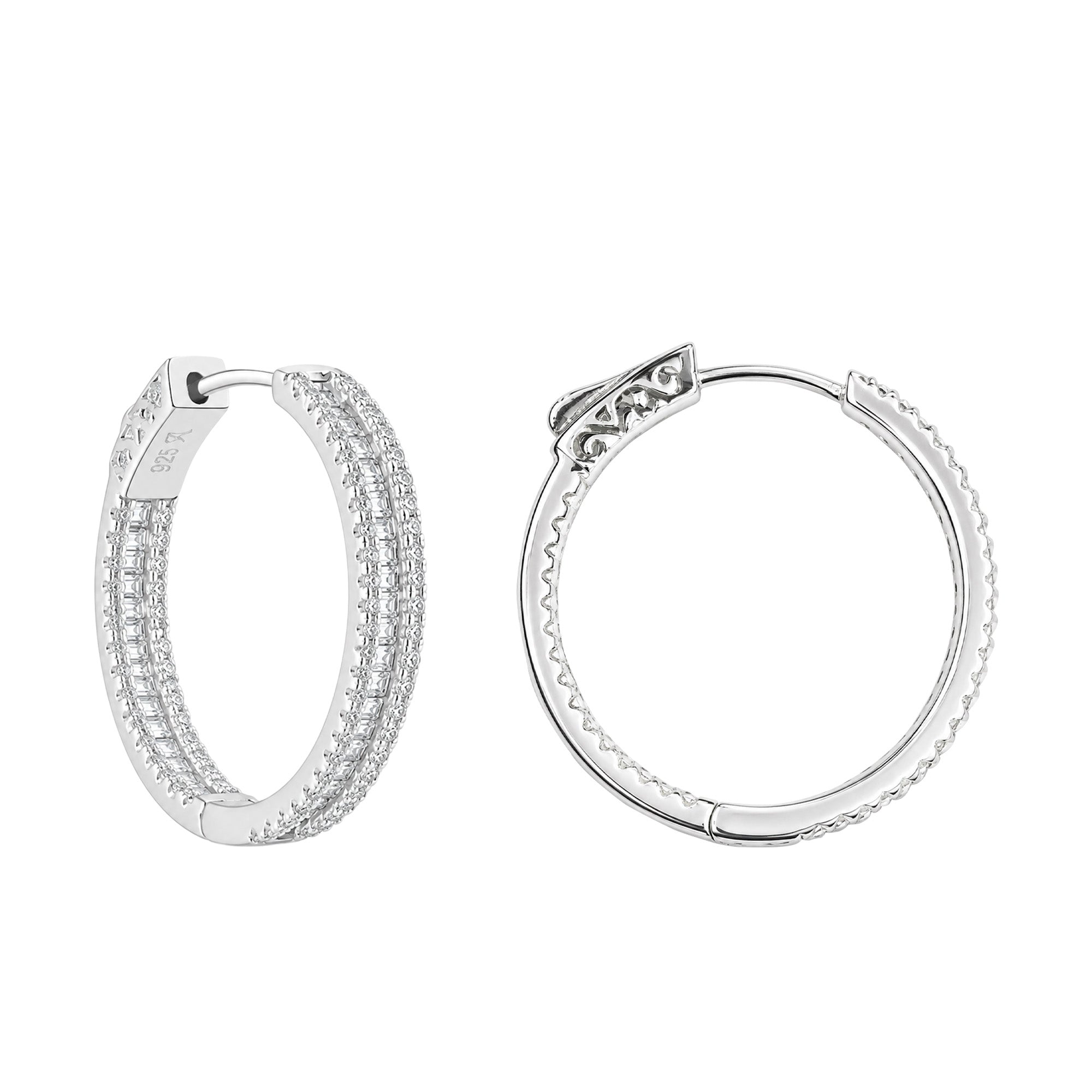 Arracada Huggies Mitad Circonias Baguette y Circonias Chicas Plata .925 con Rodio