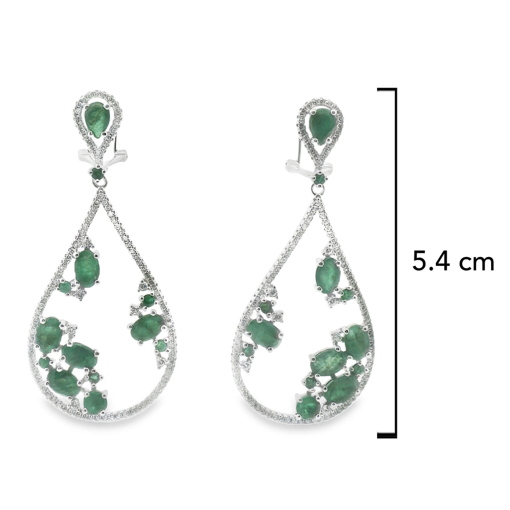 Arete Largo de Gota Piedras Preciosas Esmeraldas, Plata .925 con Baño de Rodio