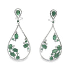 Arete Largo de Gota Piedras Preciosas Esmeraldas, Plata .925 con Baño de Rodio