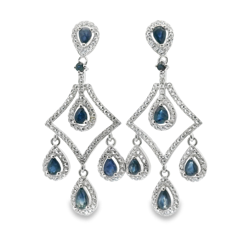 Arete Largo Candelabro de Zafiro con Circonias, Plata .925 con Baño de Rodio