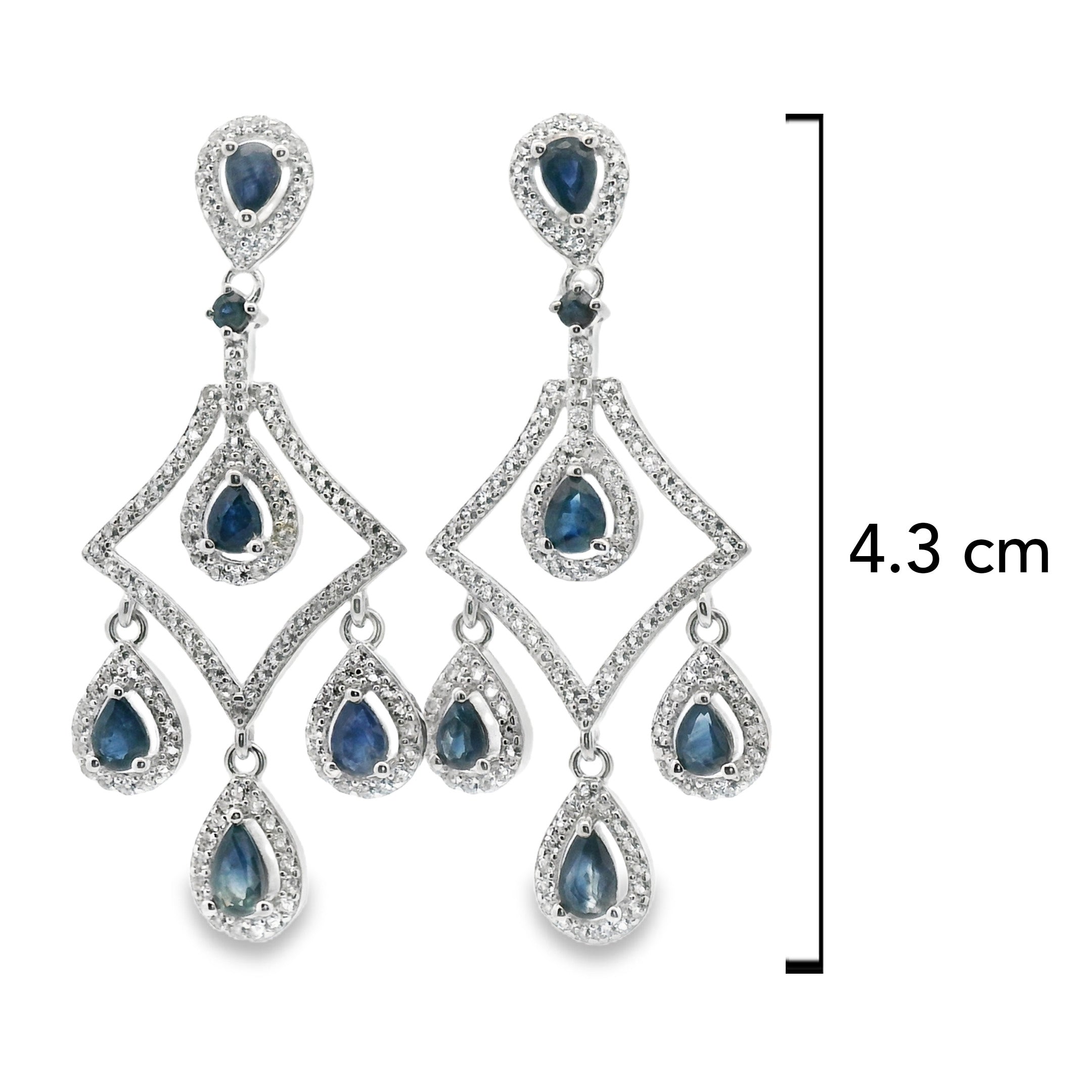 Arete Largo Candelabro de Zafiro con Circonias, Plata .925 con Baño de Rodio