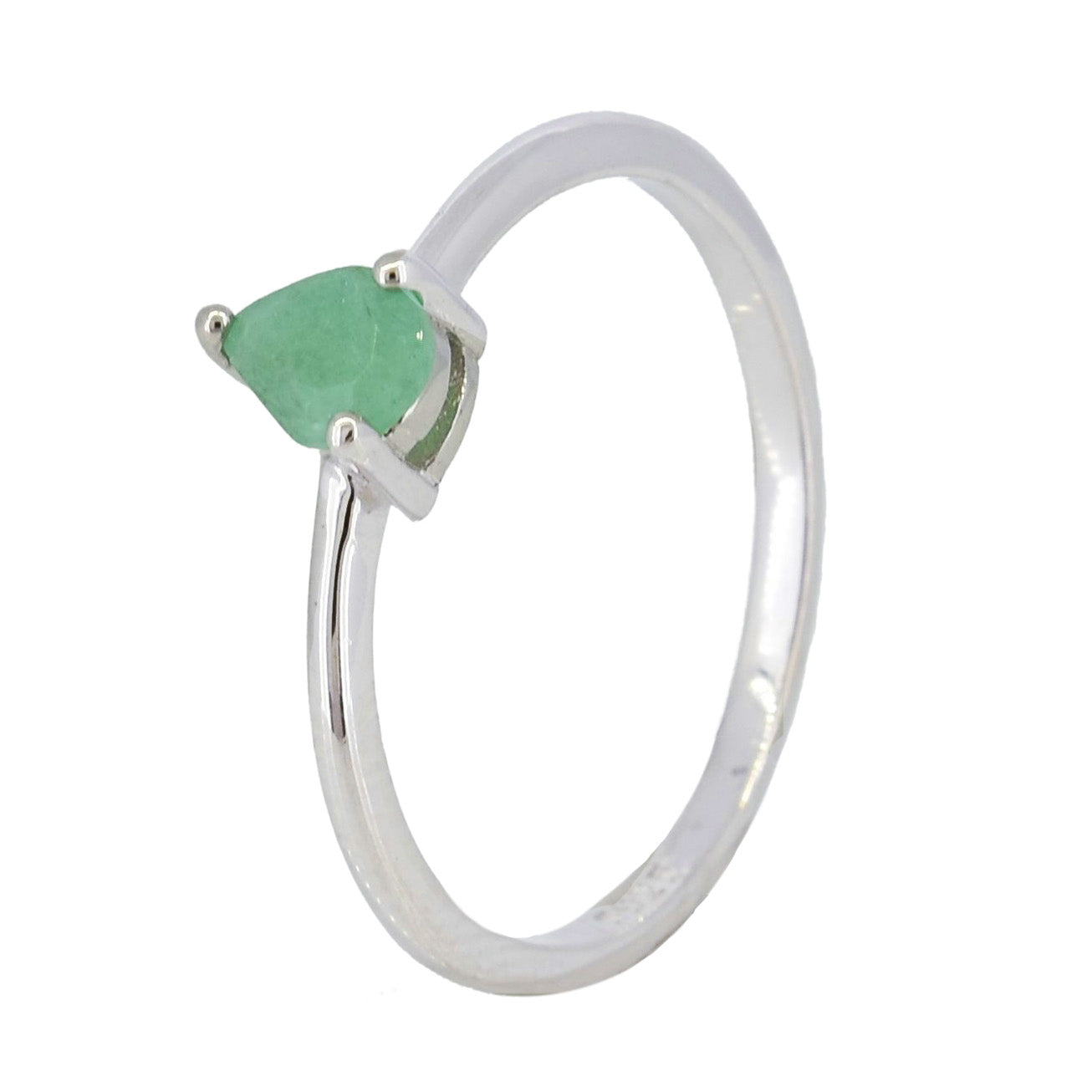 Anillo Piedra Preciosa Esmeralda Chica en Gota, Plata .925 con Baño de Rodio