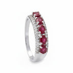 Anillo Piedra Preciosa 5 Rubí con Circonias Chicas, Plata .925 con Baño de Rodio