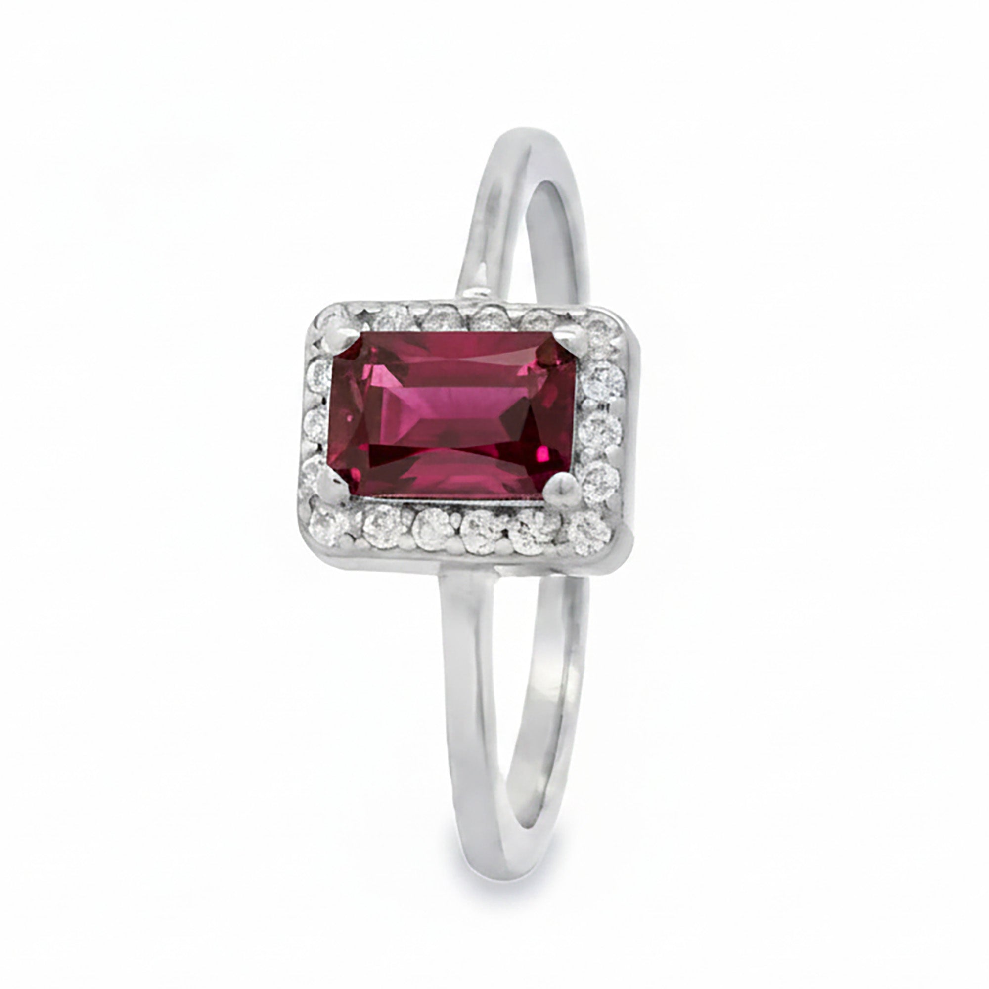 Anillo Piedras Preciosas Esmeralda Rectangular con Circonias, Plata .925 con Baño de Rodio