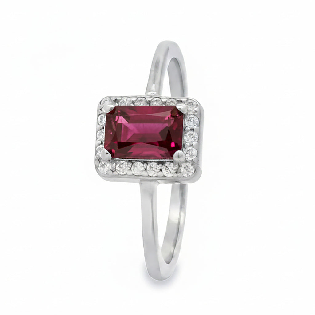Anillo Piedras Preciosas Esmeralda Rectangular con Circonias, Plata .925 con Baño de Rodio