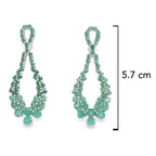 Arete Largo Dos Gotas de Esmeraldas, Plata .925 con Baño de Rodio