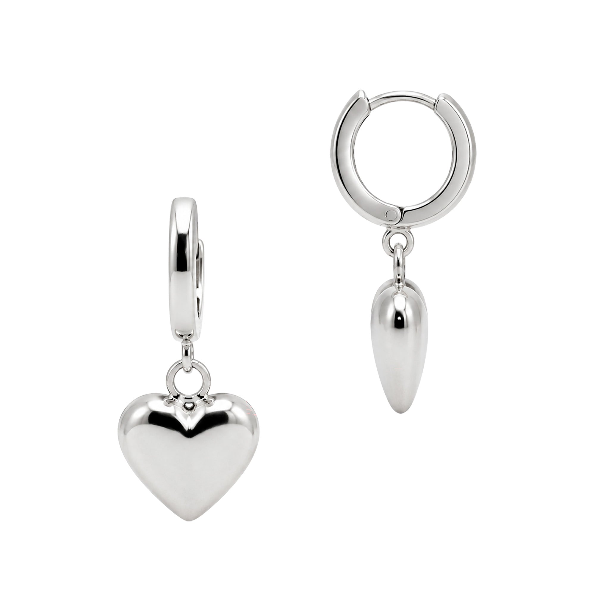 Arracada Huggies Corazones Lisos Latido de Plata, Plata .925 con Baño de Rodio